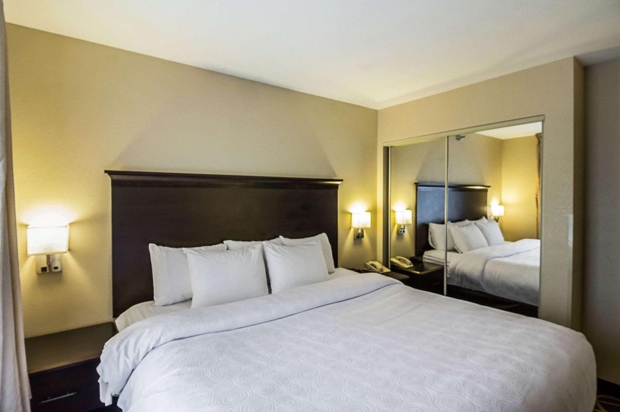 Mainstay Suites Fargo - I-94 Medical Center Екстериор снимка