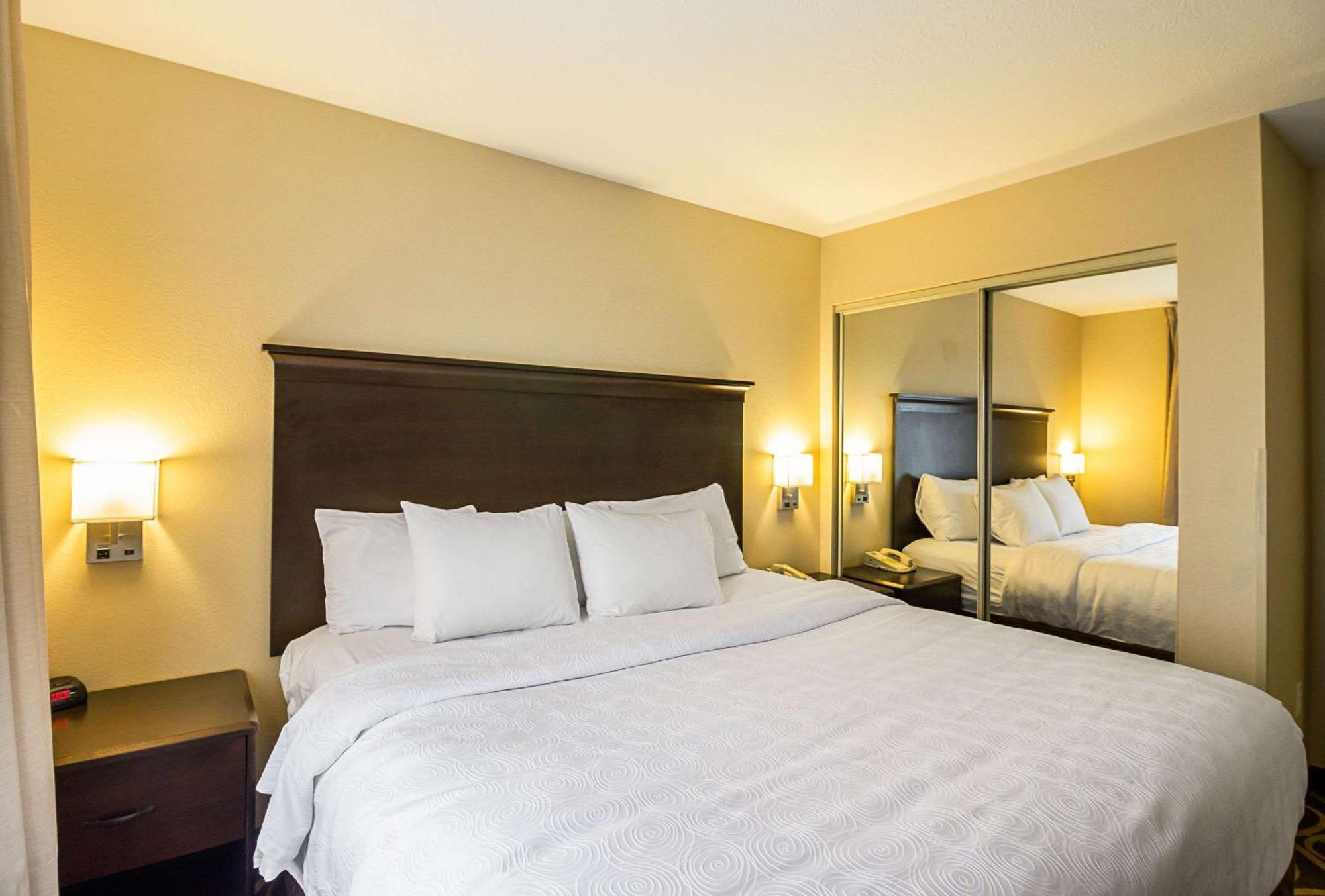 Mainstay Suites Fargo - I-94 Medical Center Екстериор снимка