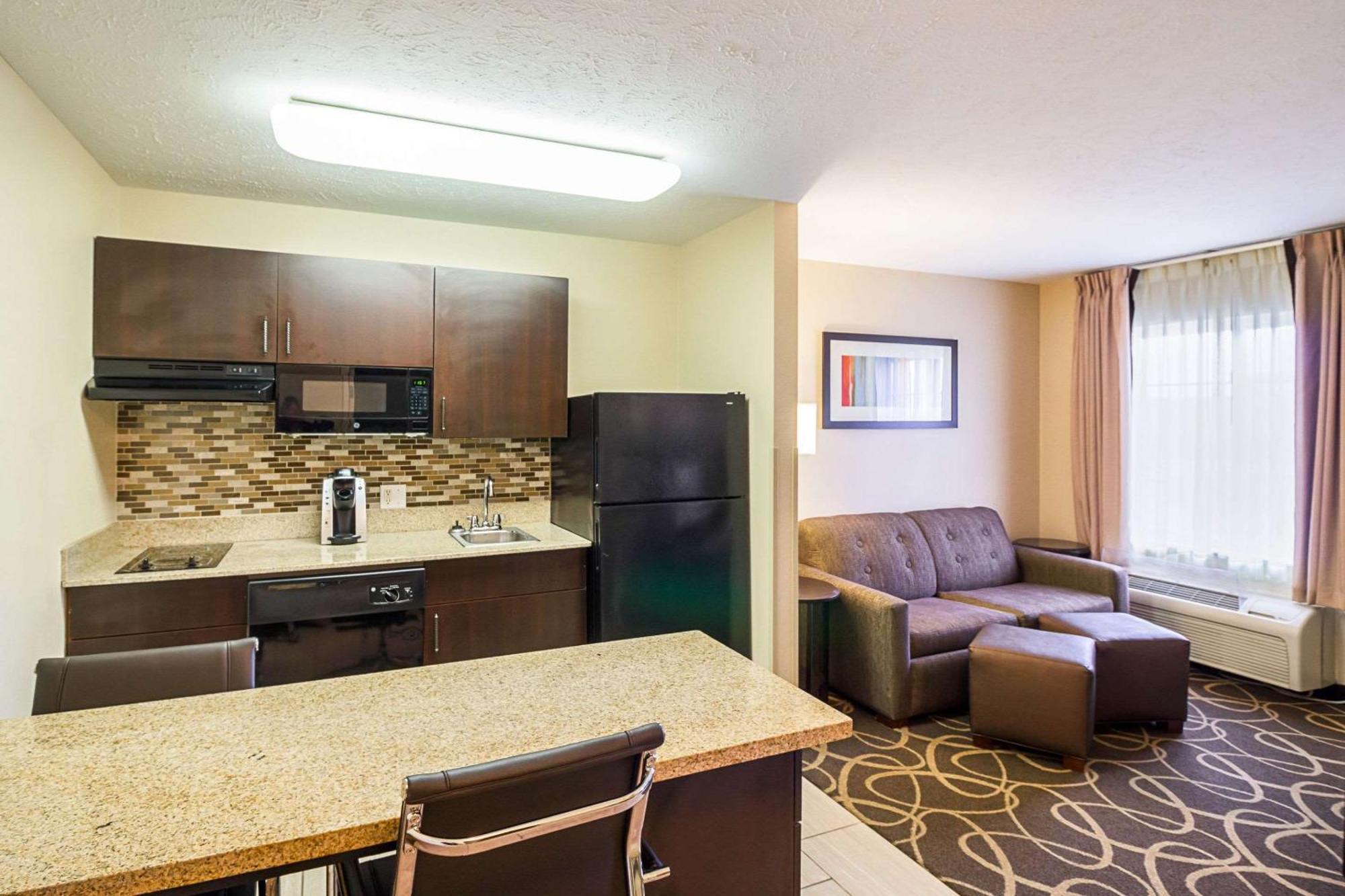 Mainstay Suites Fargo - I-94 Medical Center Екстериор снимка