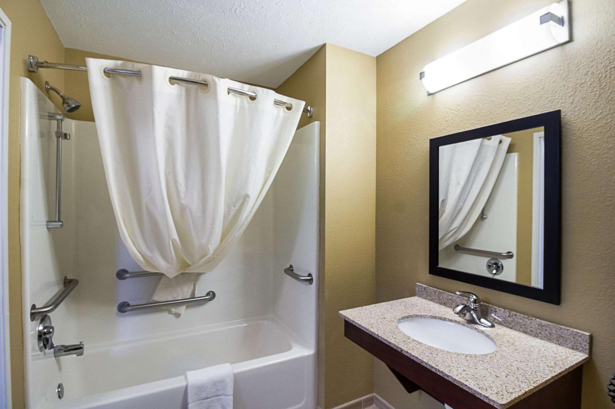 Mainstay Suites Fargo - I-94 Medical Center Екстериор снимка