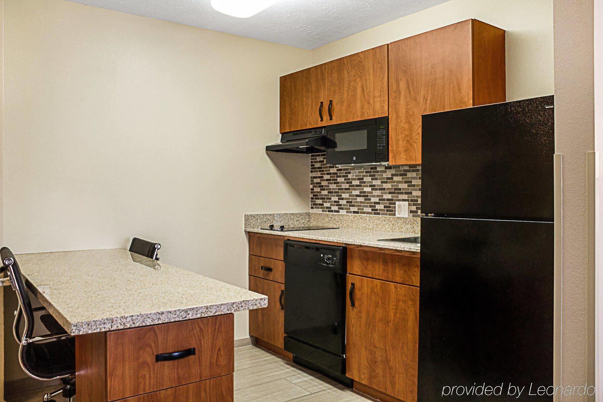 Mainstay Suites Fargo - I-94 Medical Center Екстериор снимка