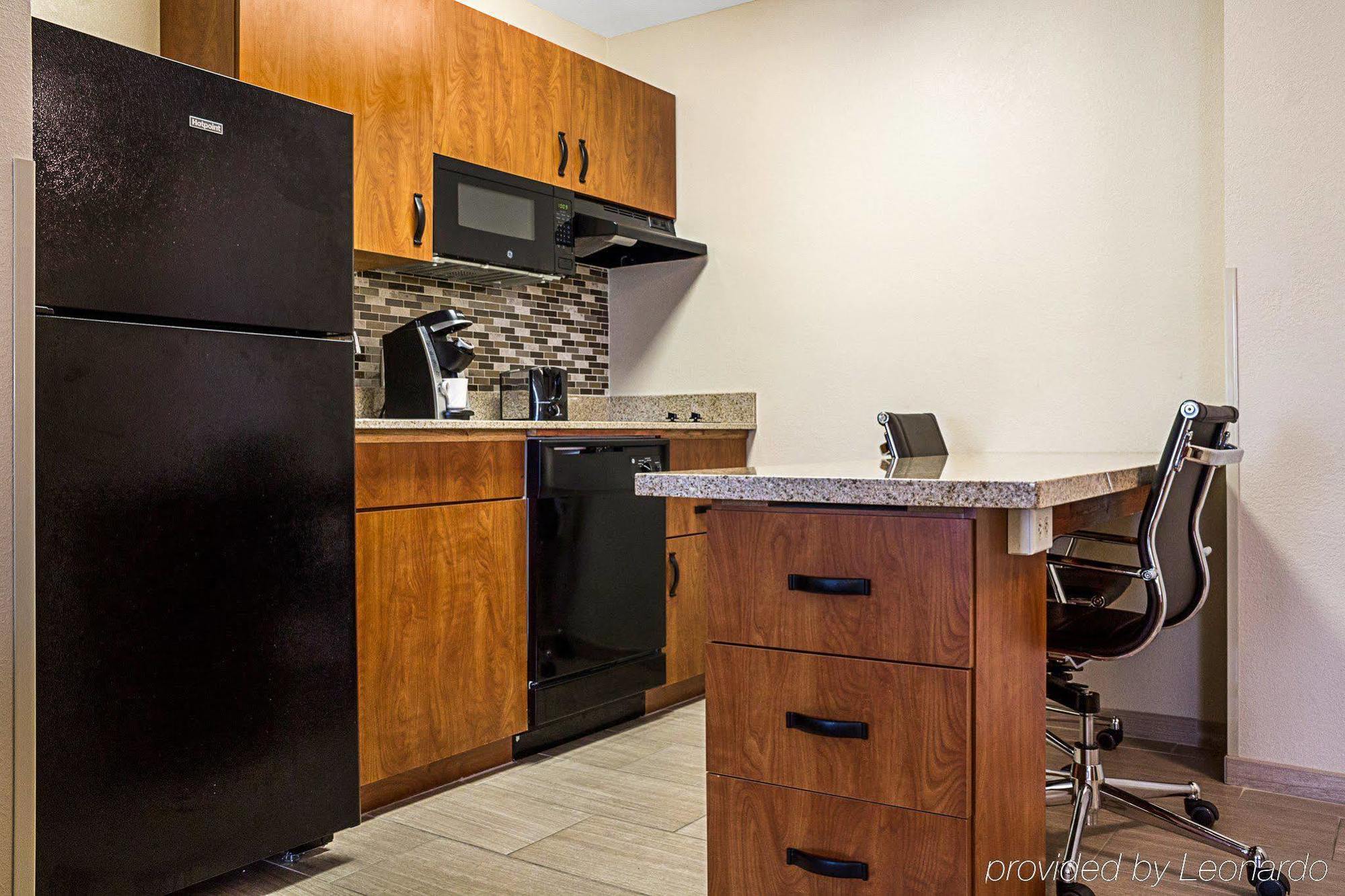 Mainstay Suites Fargo - I-94 Medical Center Екстериор снимка